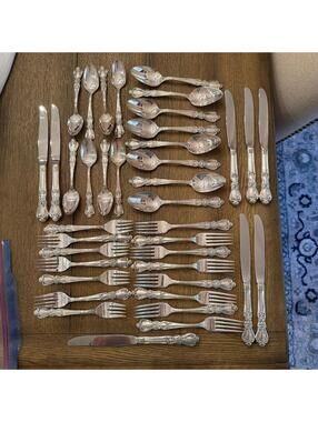 1847 Rogers Bros Heritage Silverplated Flatware – 39 Pc Set – Monogram G